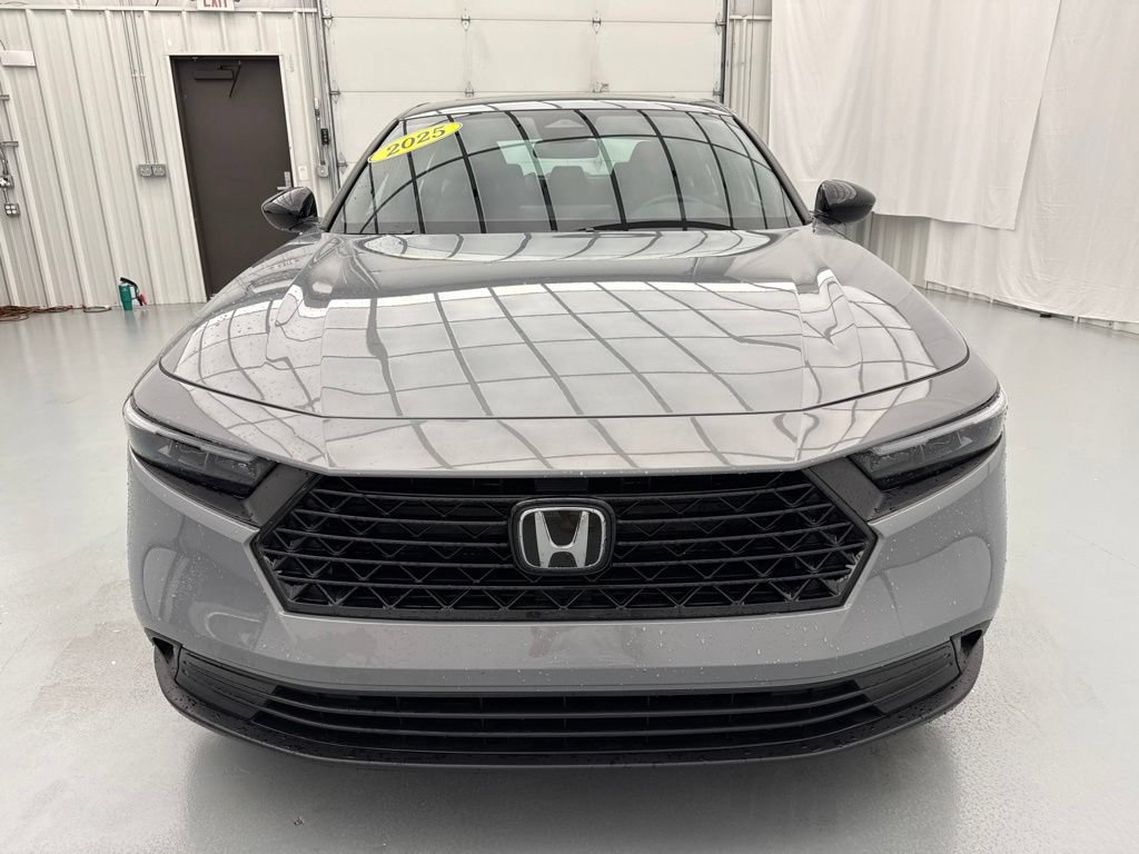 Used 2025 Honda Accord Sport image 2