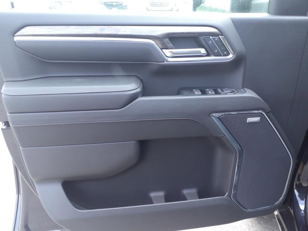 Used 2024 Chevrolet Silverado 2500 LTZ w/ LTZ Convenience Package image 14