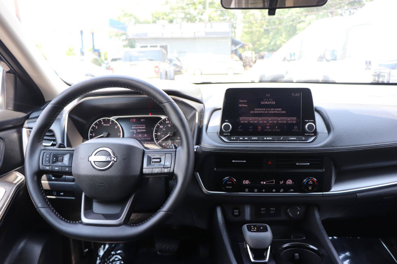 Used 2026 Nissan Rogue SV AWD/4WD image 17