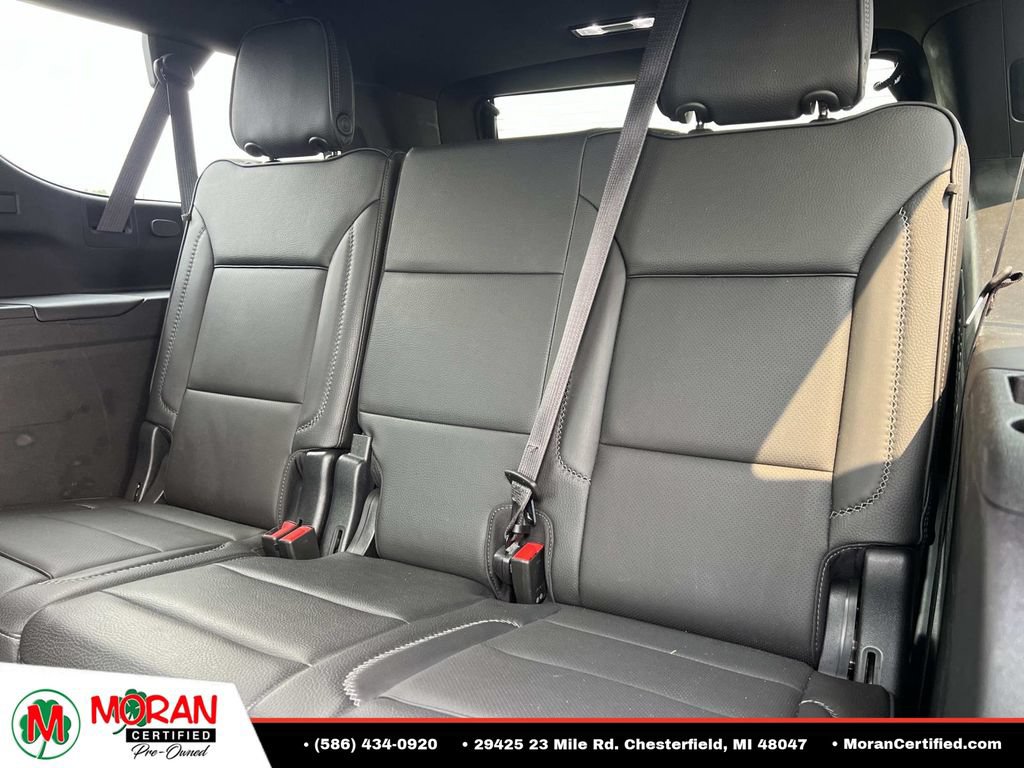 Used 2022 GMC Yukon XL Denali w/ Denali Premium Package AWD/4WD image 14