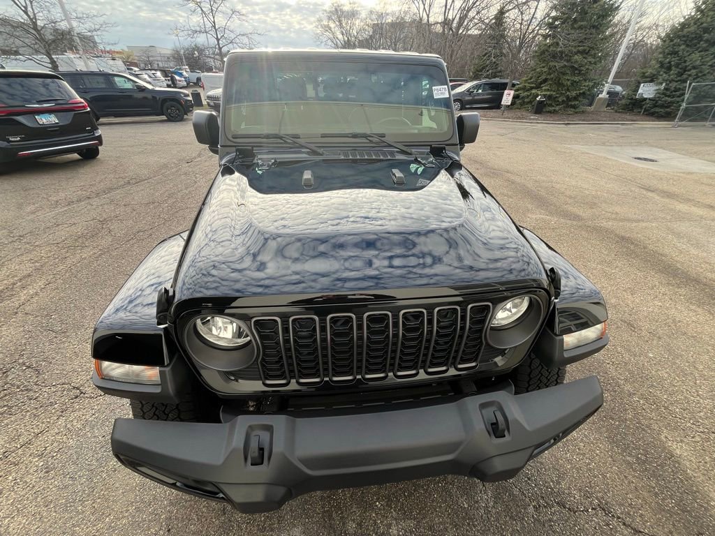 Used 2024 Jeep Gladiator Sport image 2