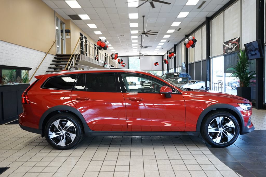 Used 2022 Volvo V60 T5 Cross Country AWD/4WD image 19