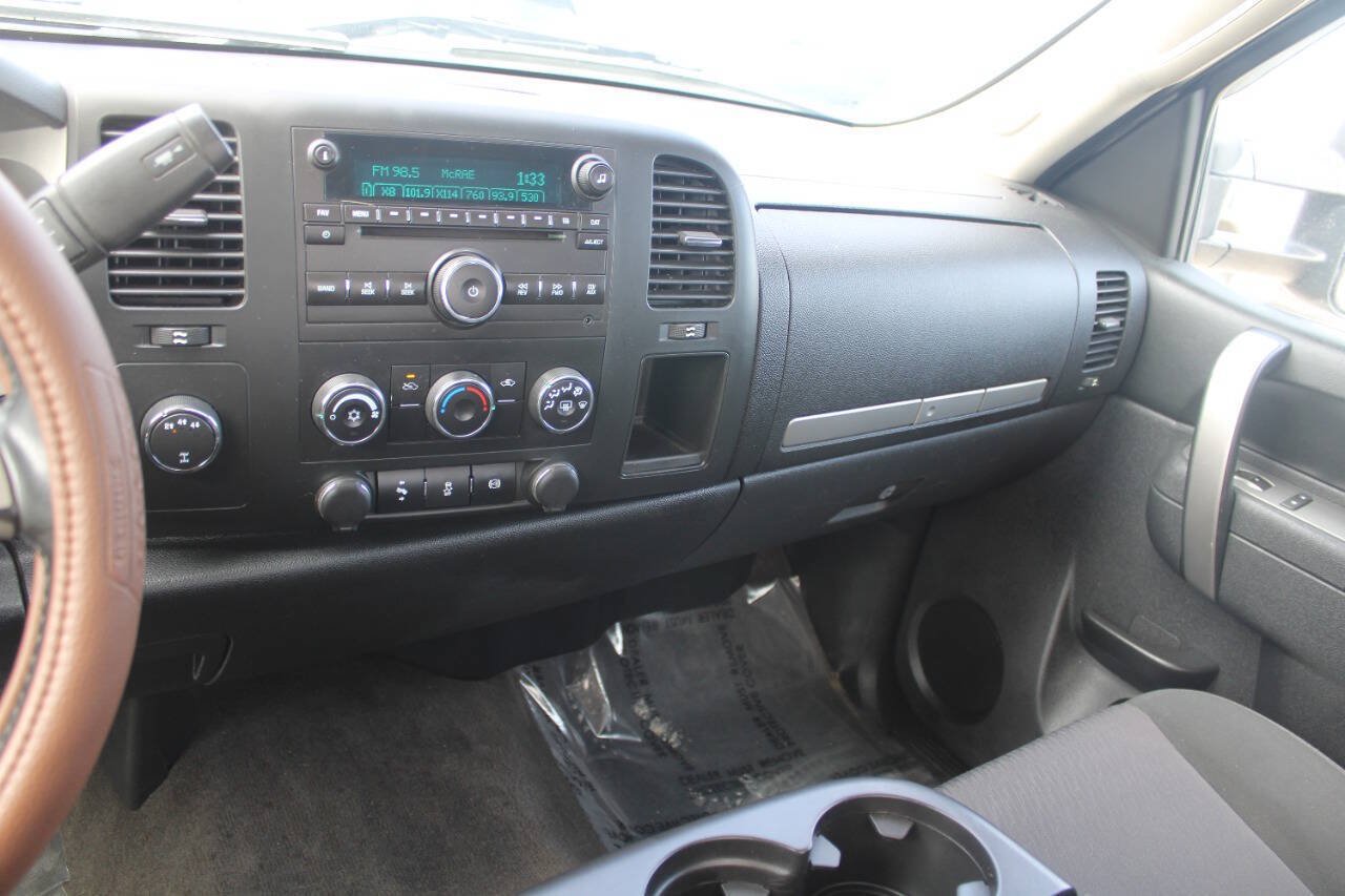 Used 2014 Chevrolet Silverado 2500 LT w/ Convenience Package AWD/4WD image 9