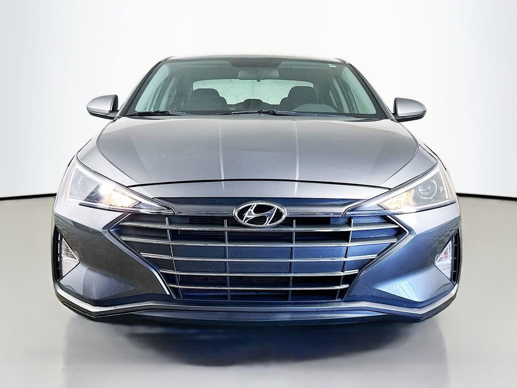 Used 2019 Hyundai Elantra SE w/ Cargo Package FWD image 2