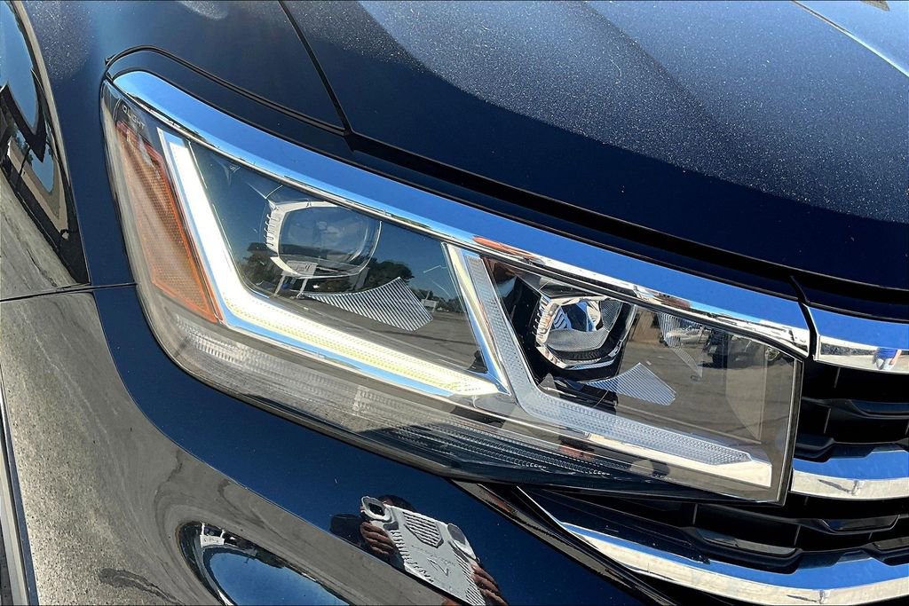 Used 2021 Volkswagen Atlas Cross Sport SE image 37