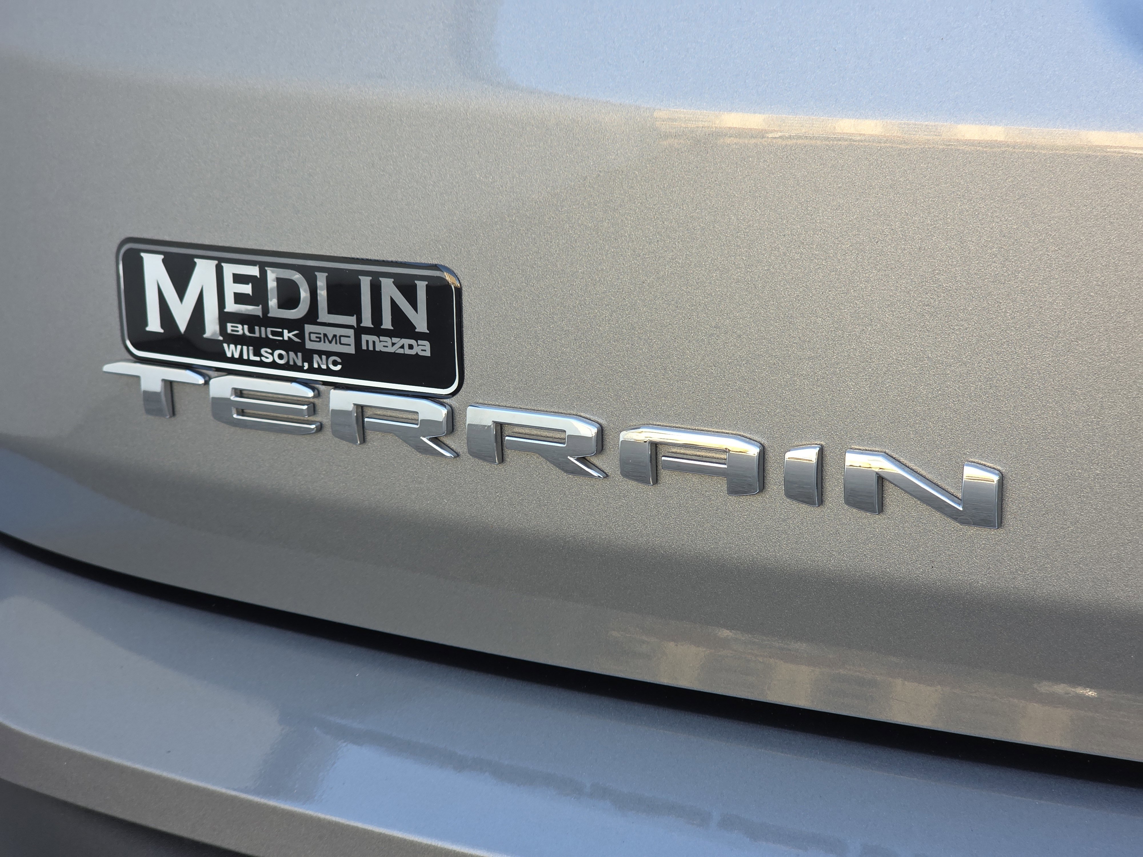 Used 2024 GMC Terrain SLE image 41