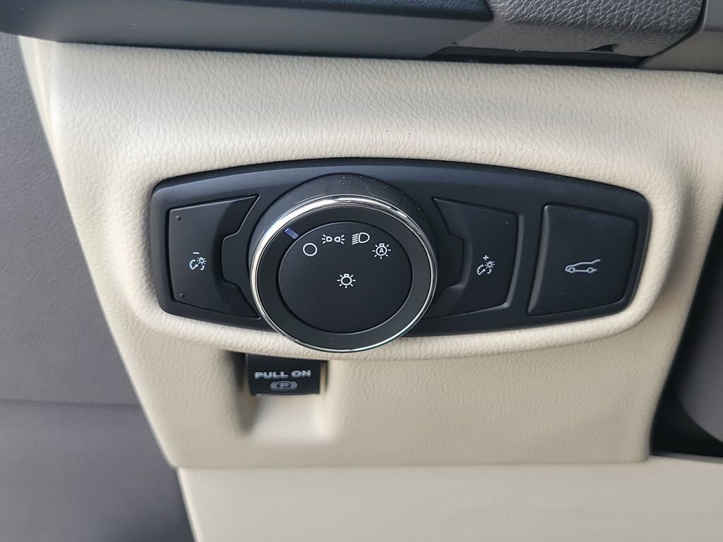 Used 2017 Lincoln MKX Reserve w/ Lincoln MKX Climate Package image 31