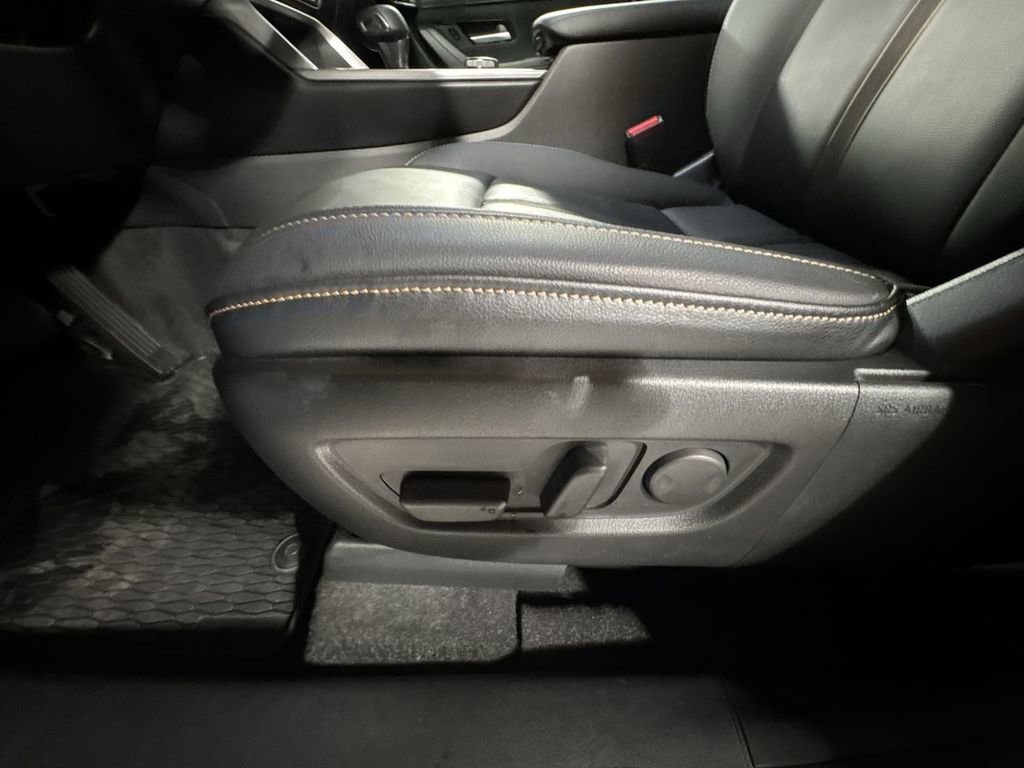 Used 2025 MAZDA CX-90 3.3 Turbo w/ Select Package image 17