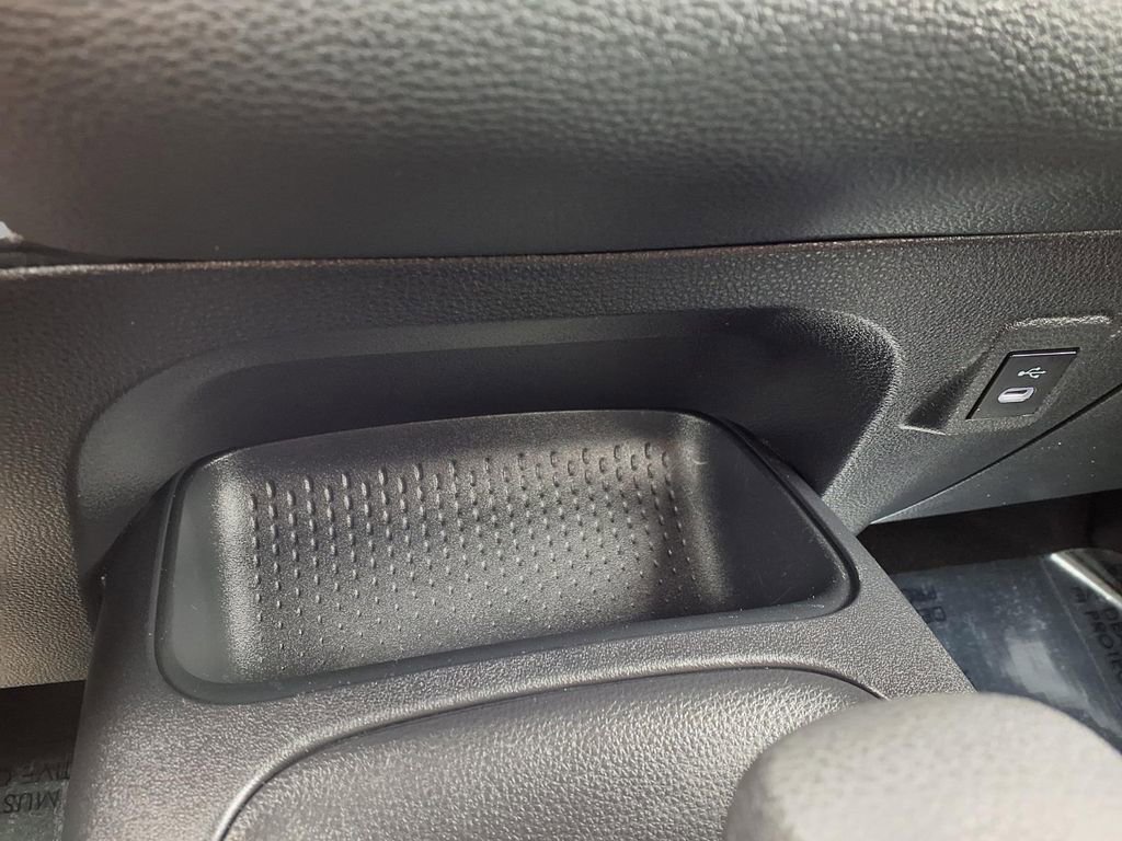 Used 2025 Toyota Corolla LE image 9