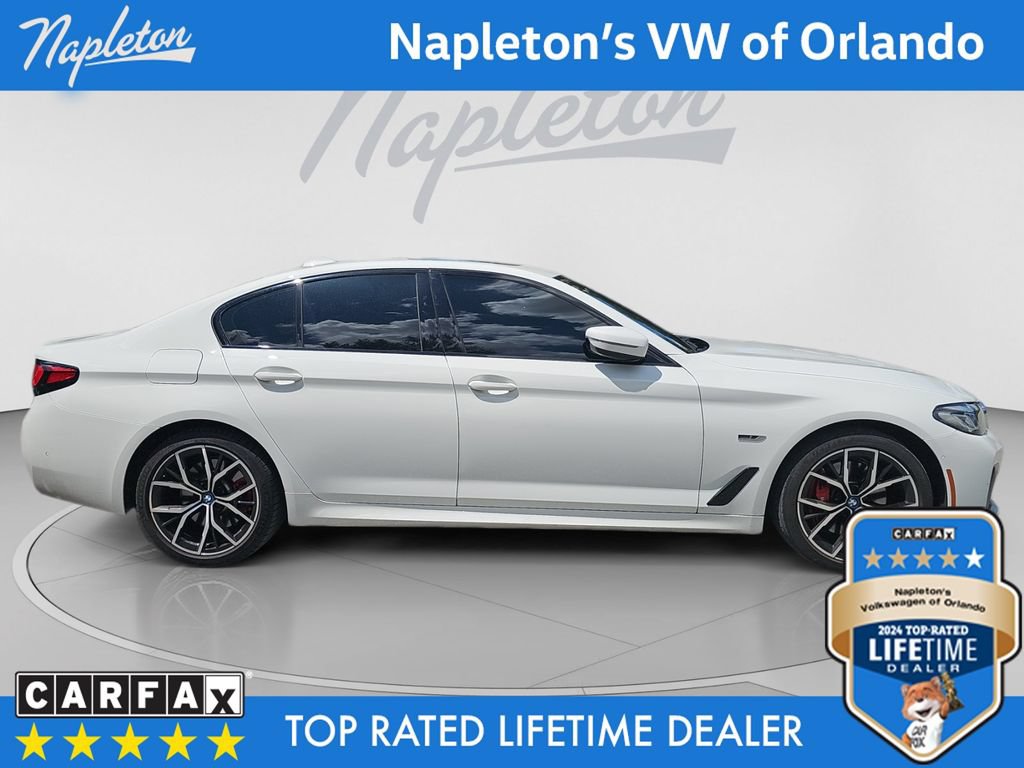 Used 2022 BMW 530e w/ M Sport Package RWD image 7