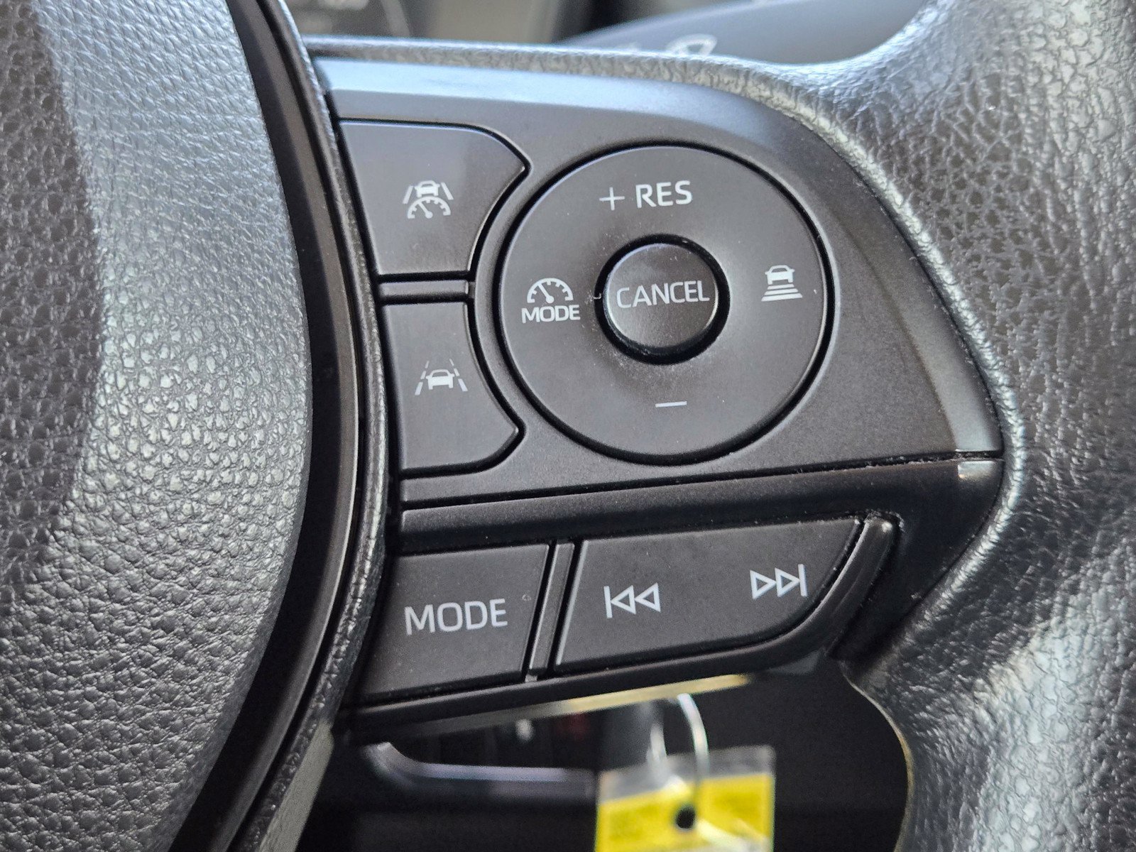 Used 2023 Toyota Corolla LE w/ Carpet Mat Package (TMS) FWD image 27