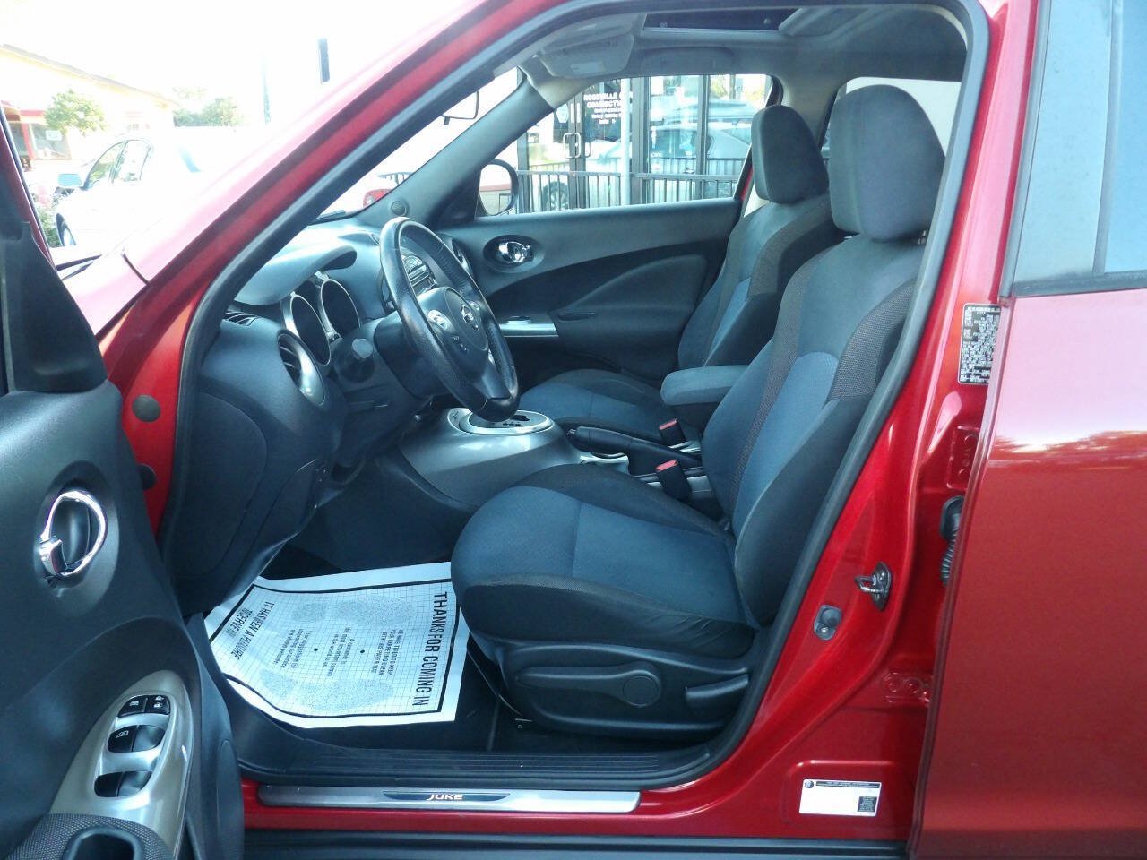 Used 2014 Nissan Juke SV w/ Interior Illumination Package FWD image 8