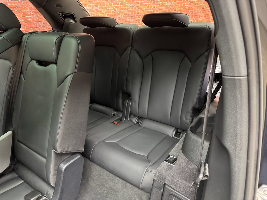 Used 2025 Audi Q7 3.0T Prestige AWD/4WD image 3