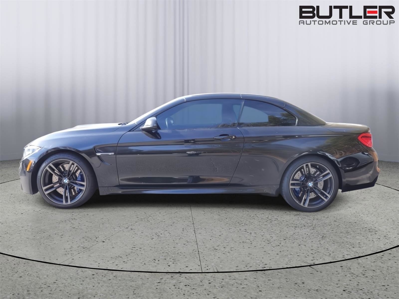 Used 2018 BMW M4 Convertible image 4
