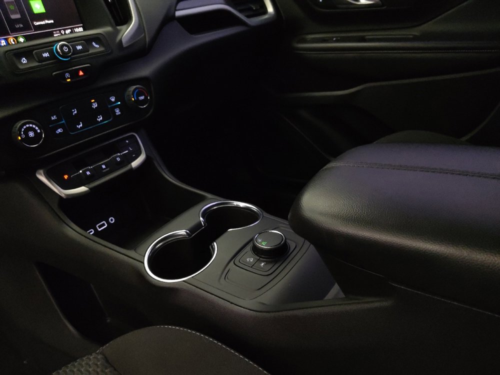 Used 2022 GMC Terrain SLE image 26