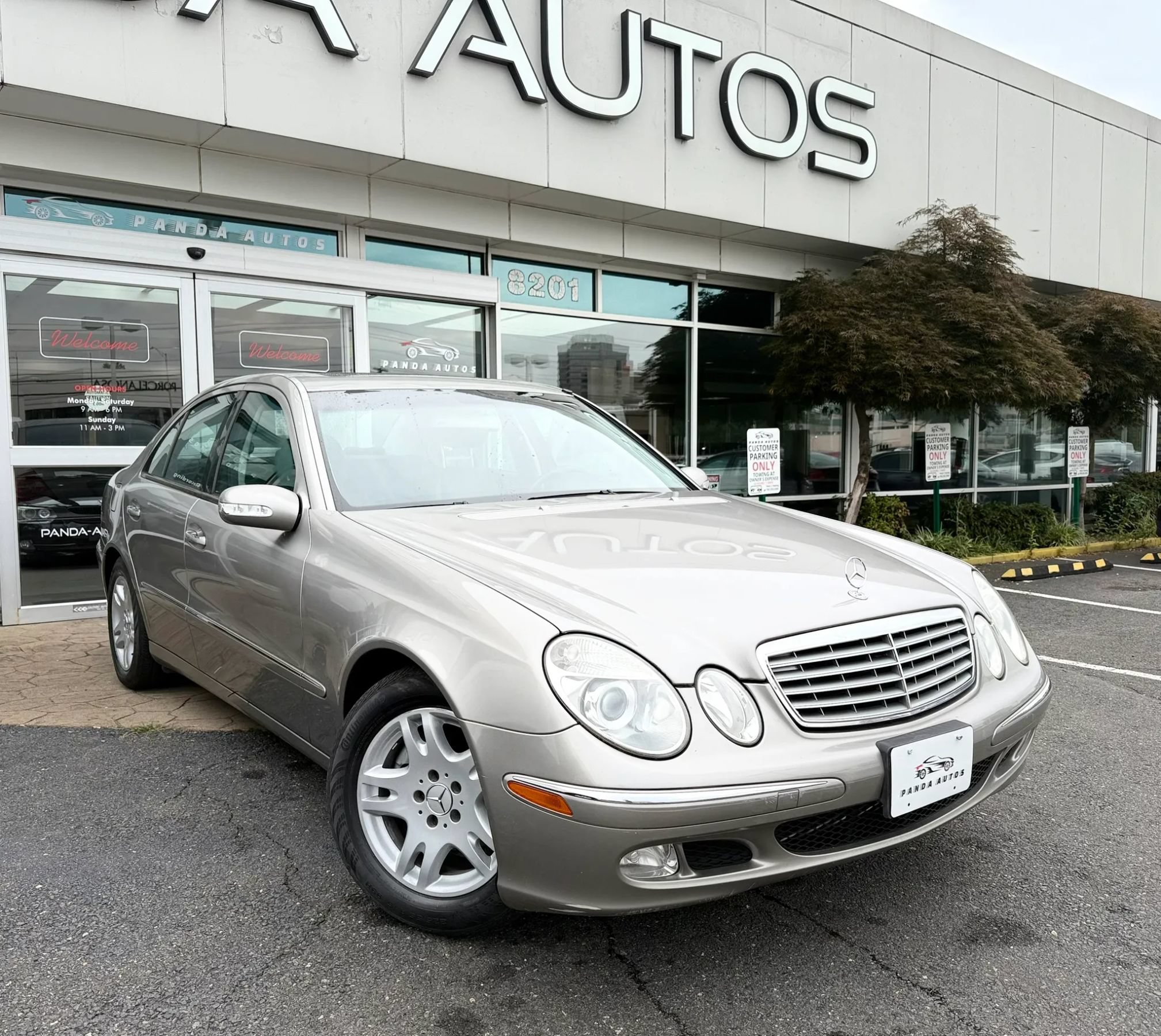 Used 2004 Mercedes-Benz E 320 Sedan image 1