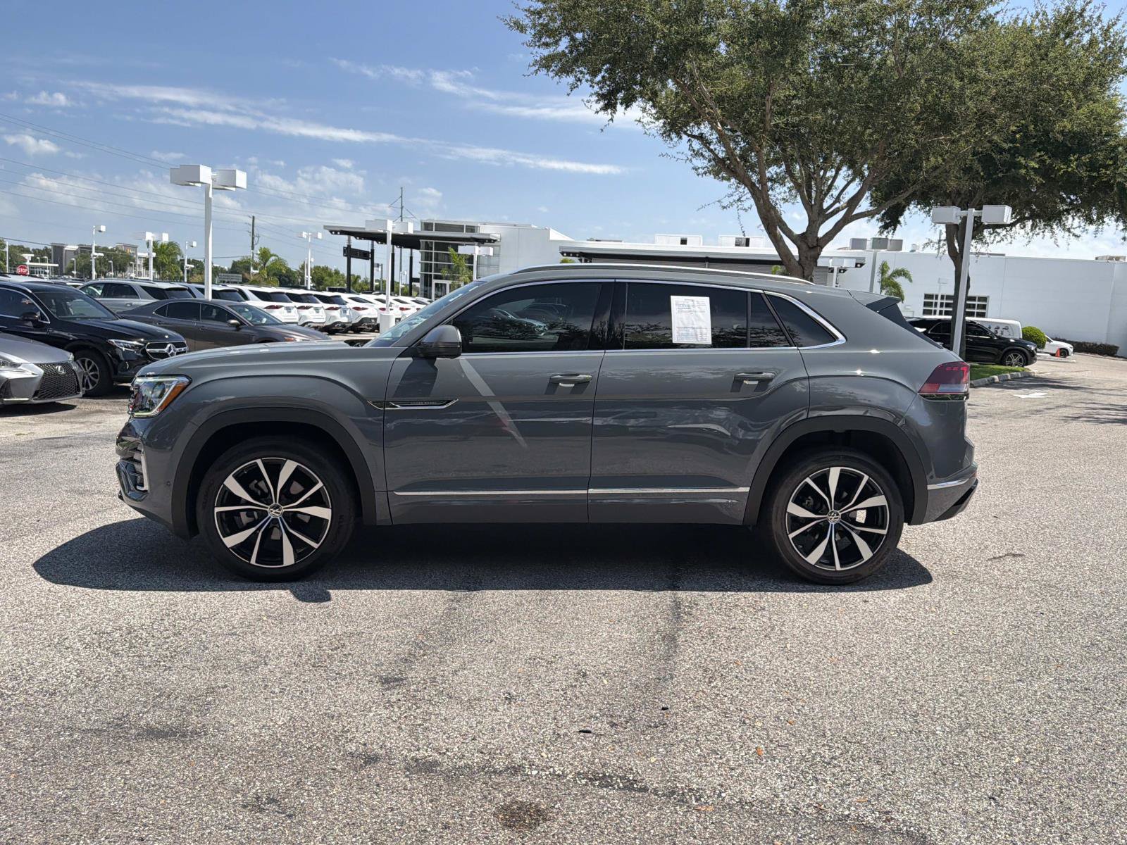 Used 2025 Volkswagen Atlas Cross Sport SEL Premium R-Line AWD/4WD image 6