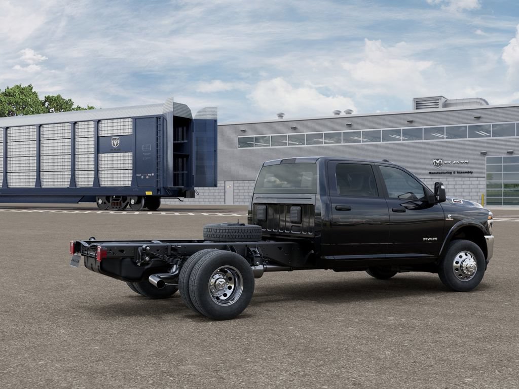 New 2025 RAM 3500 Big Horn AWD/4WD image 4