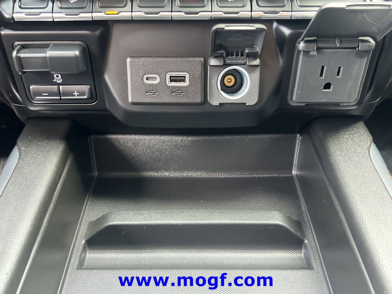 Used 2021 GMC Sierra 1500 Elevation w/ Preferred Package image 10