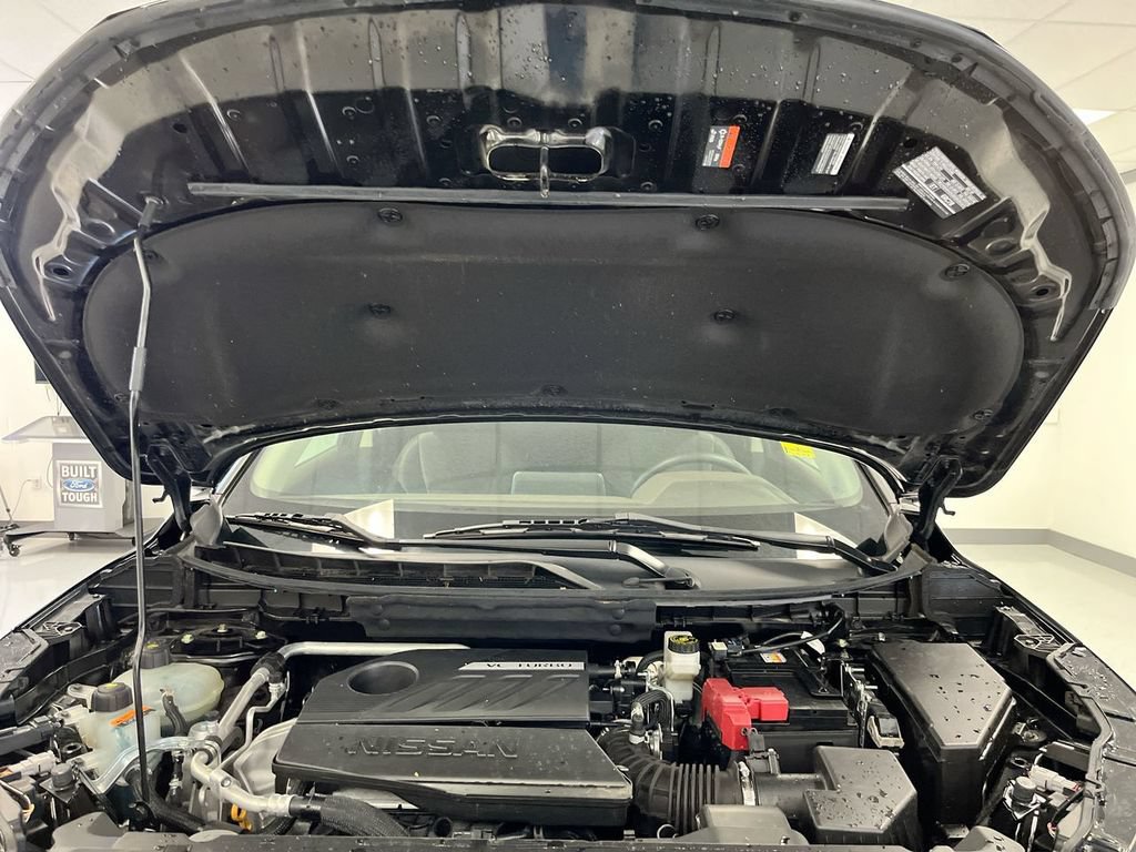 Used 2023 Nissan Rogue SV AWD/4WD image 13