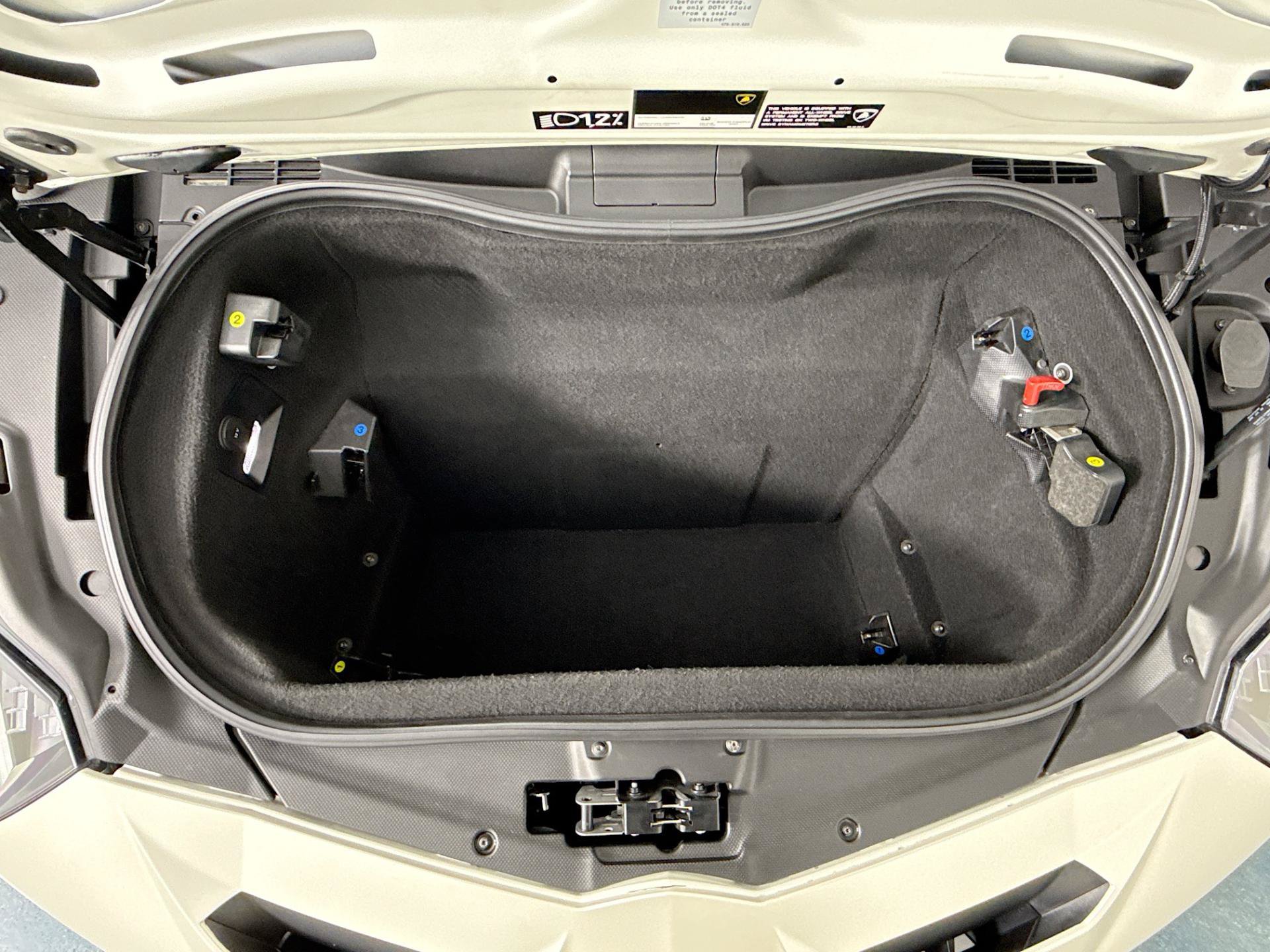 Used 2020 Lamborghini Aventador SVJ AWD/4WD image 31