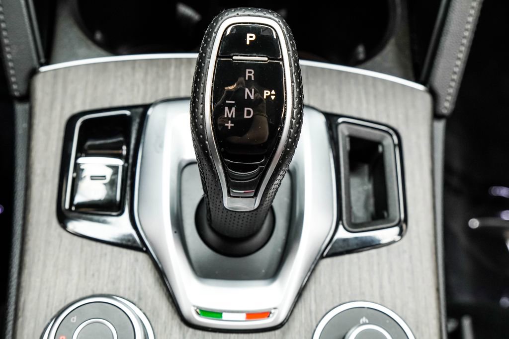 Used 2023 Alfa Romeo Stelvio Ti image 27