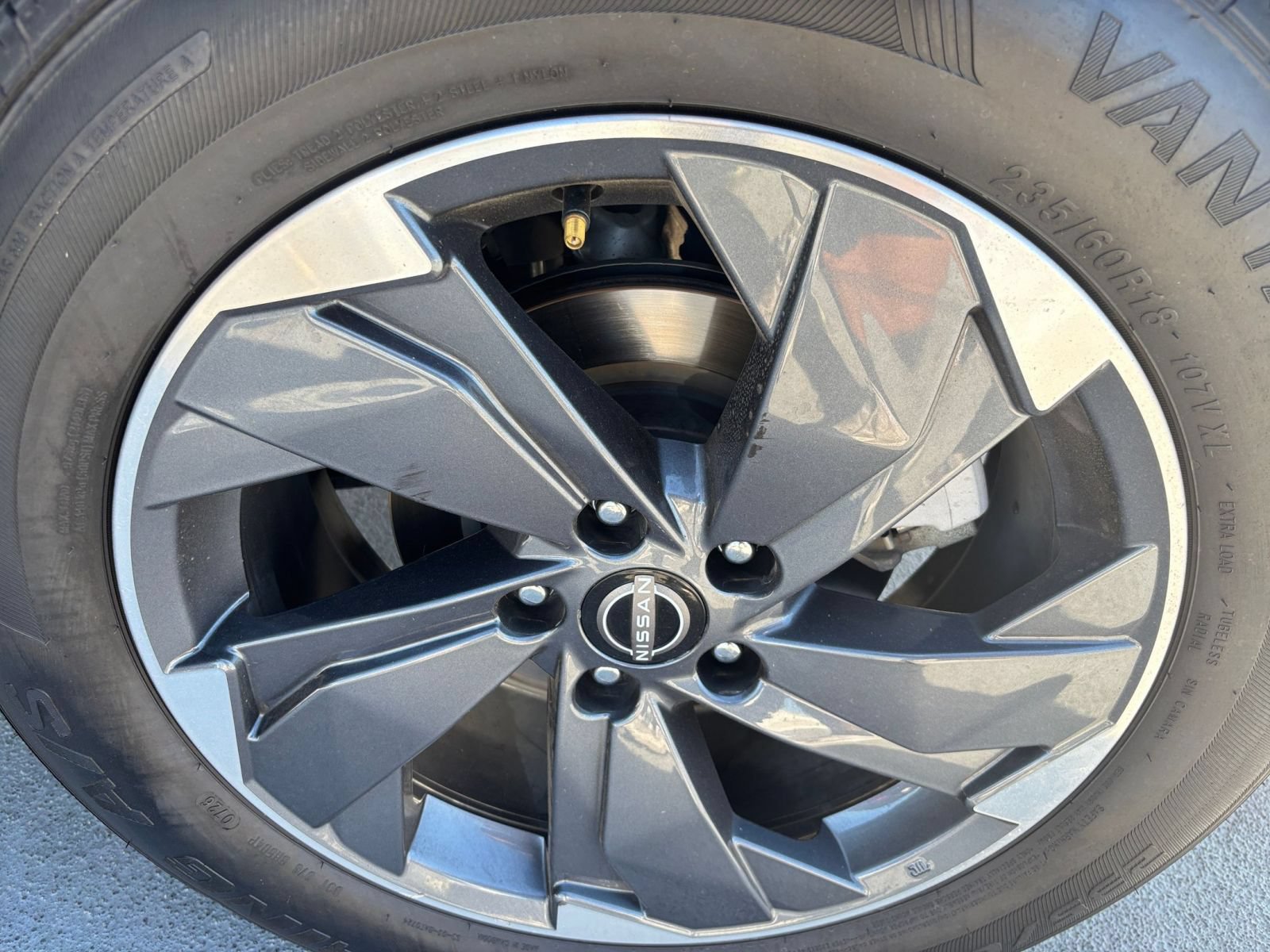 Used 2025 Nissan Rogue SV FWD image 31