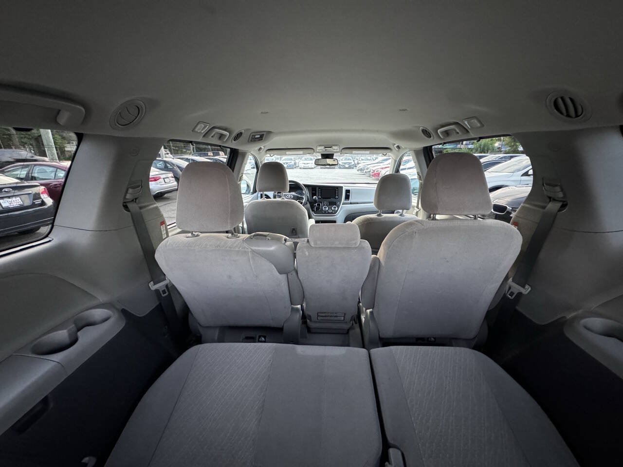 Used 2020 Toyota Sienna LE w/ LE Preferred Package FWD image 13