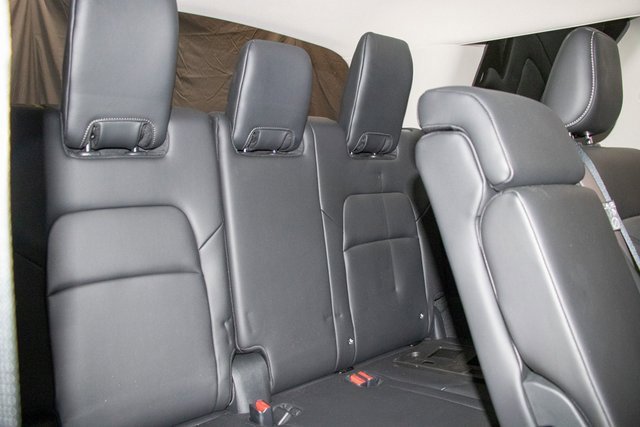 Used 2024 Nissan Pathfinder Platinum w/ Cargo Package image 19