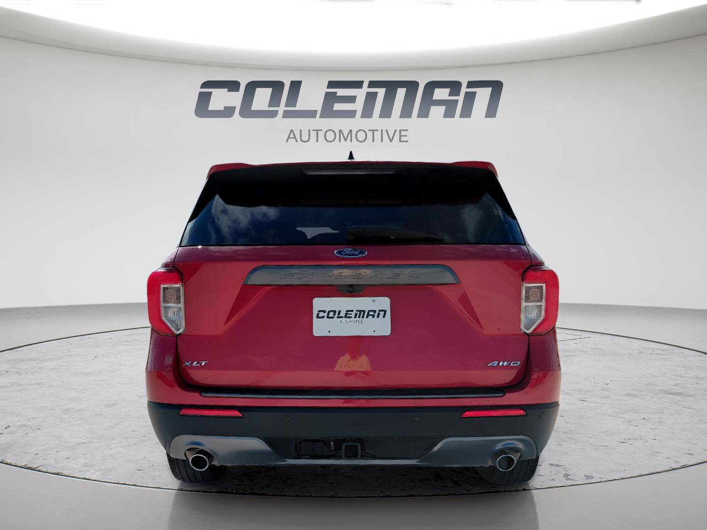 Used 2022 Ford Explorer XLT w/ Equipment Group 202A image 4