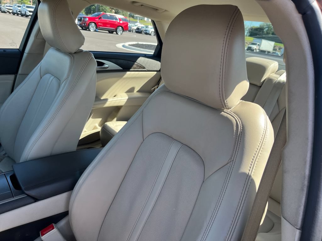 Used 2020 Lincoln MKZ Reserve w/ Elements Package AWD/4WD image 12