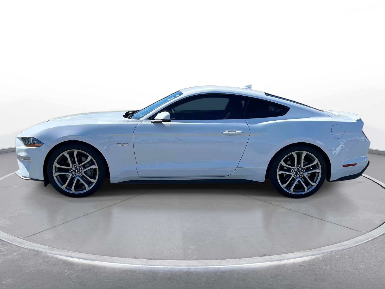 Used 2022 Ford Mustang GT Premium w/ Equipment Group 401A RWD image 8