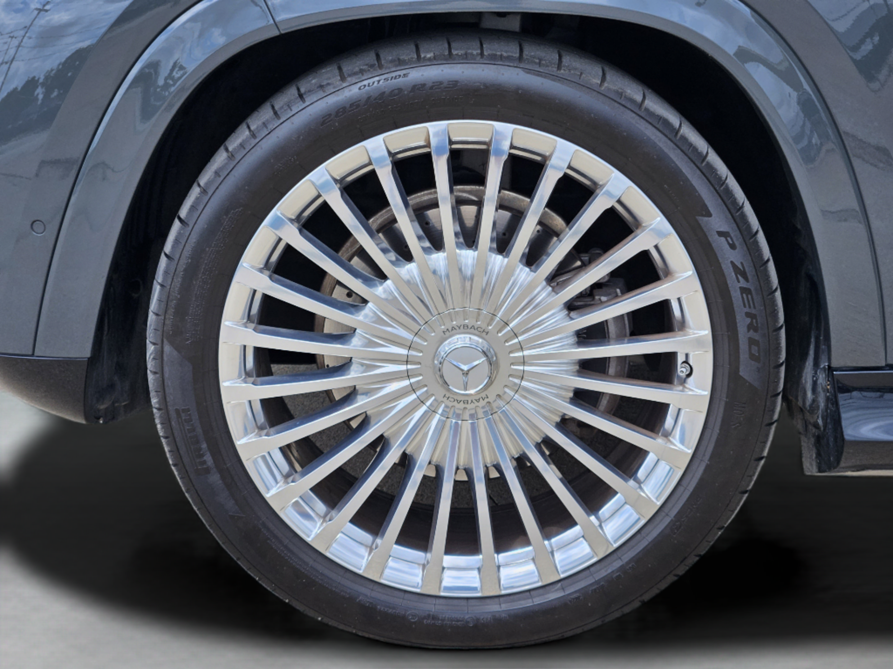 Certified 2025 Mercedes-Benz Maybach GLS 600 4MATIC image 32