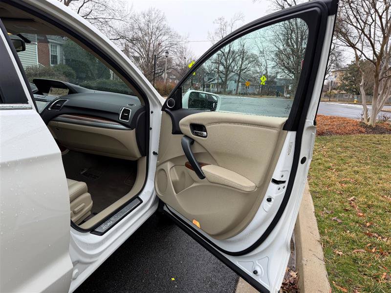 Used 2016 Acura RDX FWD w/ Technology Package image 14