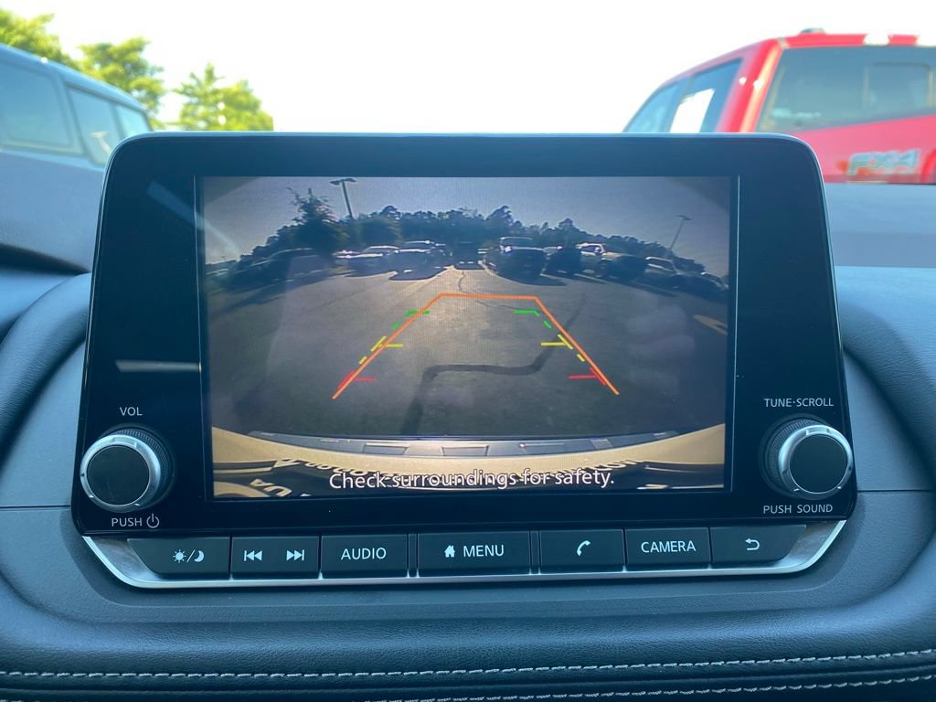 Used 2023 Nissan Rogue SV FWD image 16