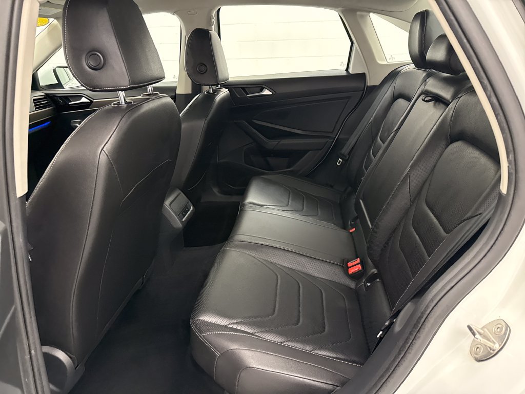 Used 2020 Volkswagen Jetta SEL Premium FWD image 23