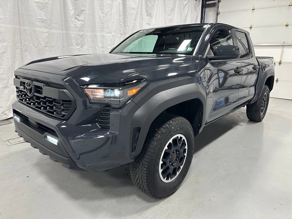 Used 2026 Toyota Tacoma TRD Off-Road AWD/4WD image 3