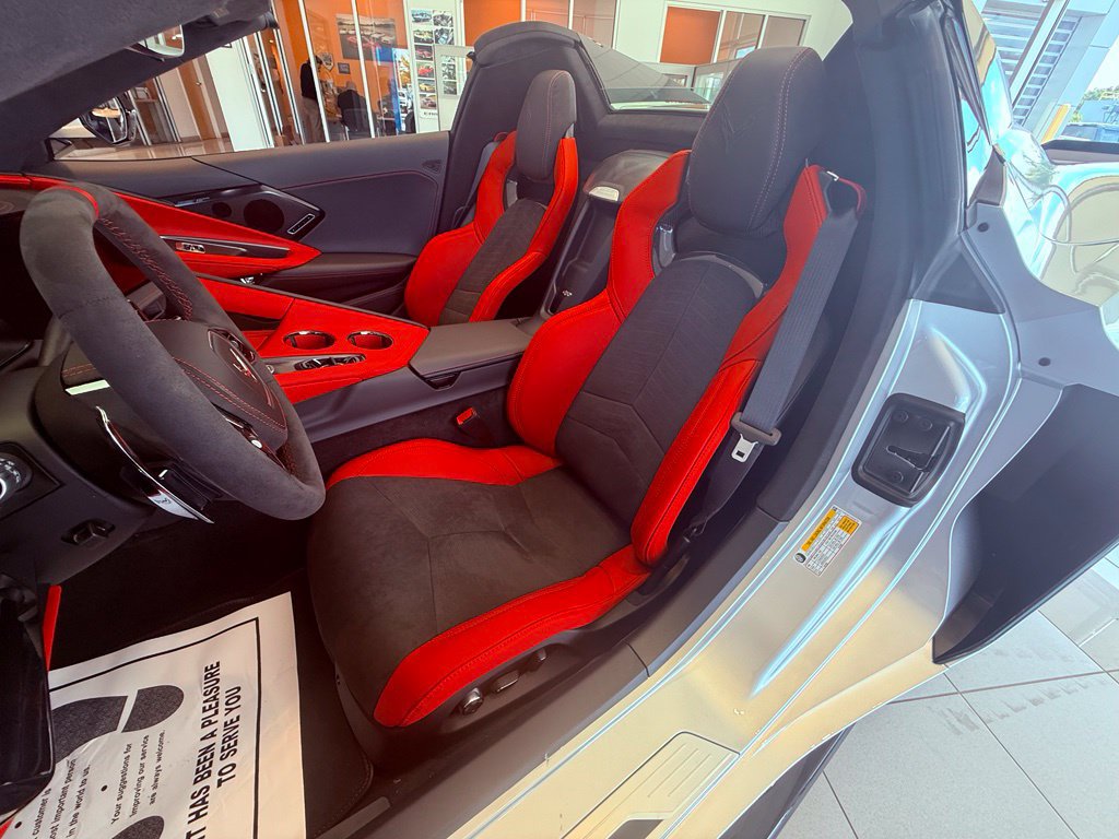 New 2027 Chevrolet Corvette Grand Sport w/ Z52 Sport Performance Package RWD image 17