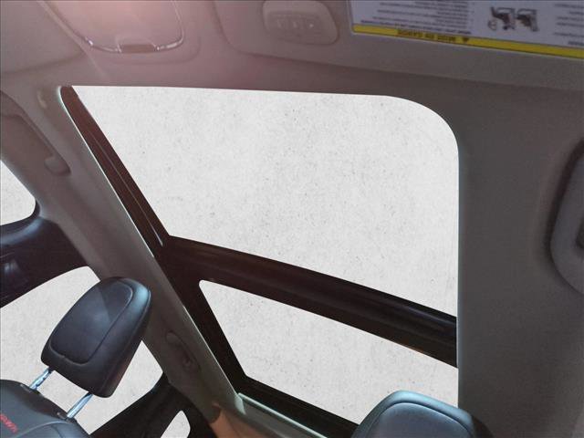 Used 2015 Jeep Cherokee Trailhawk w/ Comfort/Convenience Group image 21