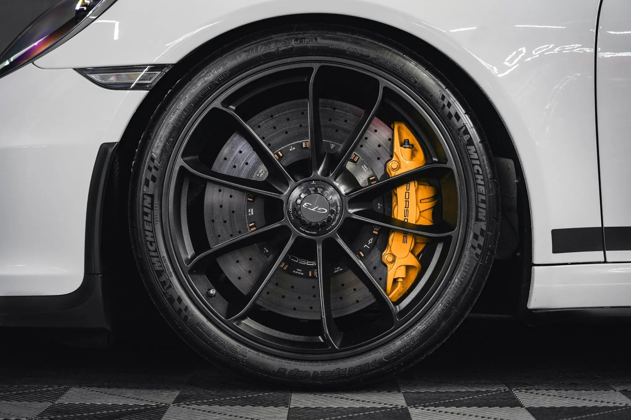 Used 2015 Porsche 911 GT3 RWD image 12