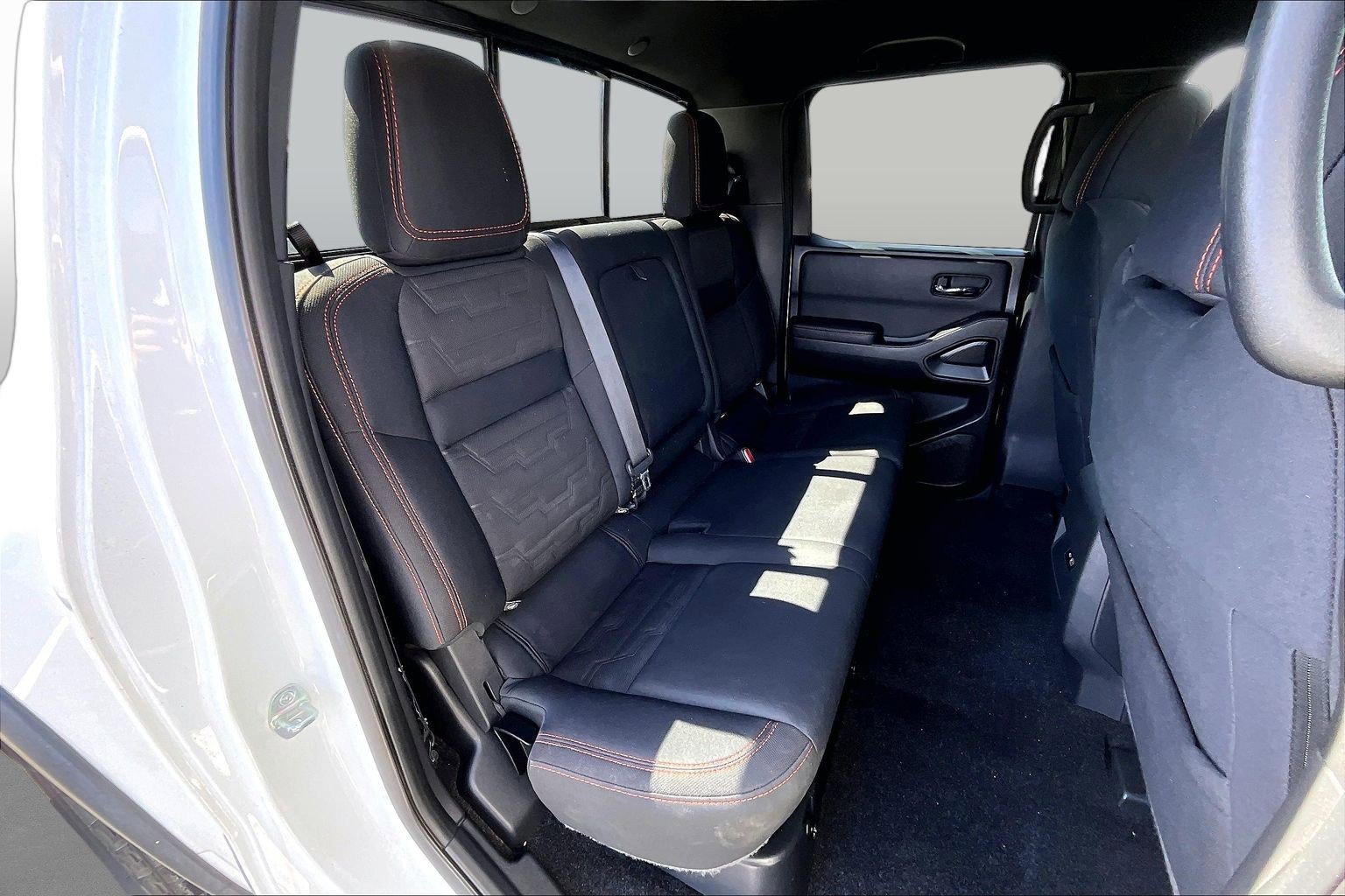 Used 2022 Nissan Frontier Pro-X RWD image 26