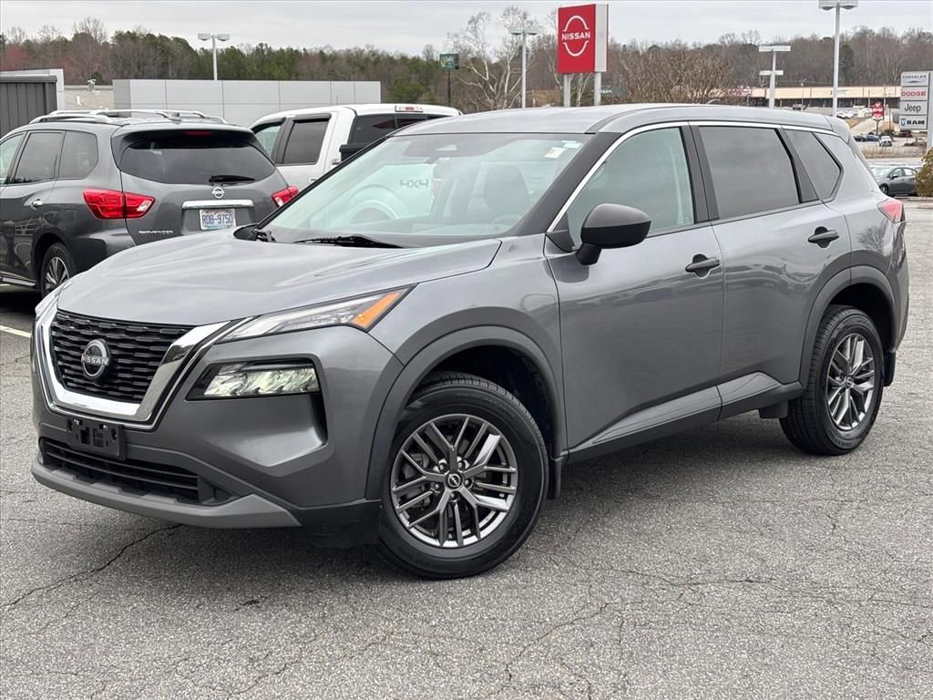 Used 2023 Nissan Rogue S image 2