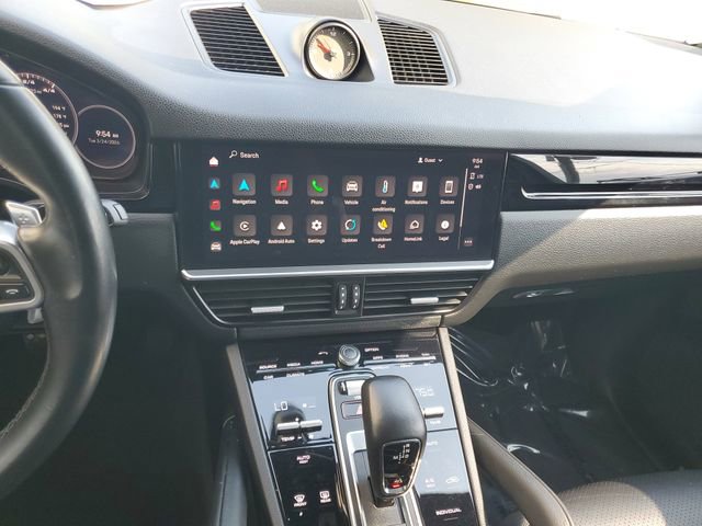 Used 2022 Porsche Cayenne Platinum Edition image 26