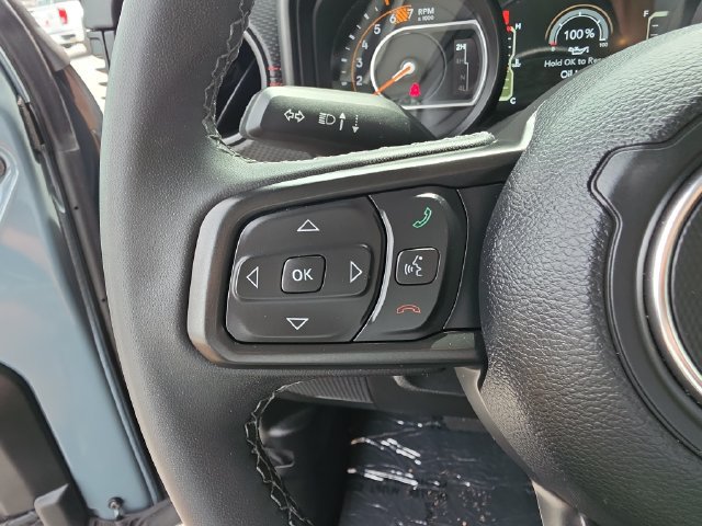 Used 2026 Jeep Wrangler Unlimited Rubicon AWD/4WD image 24