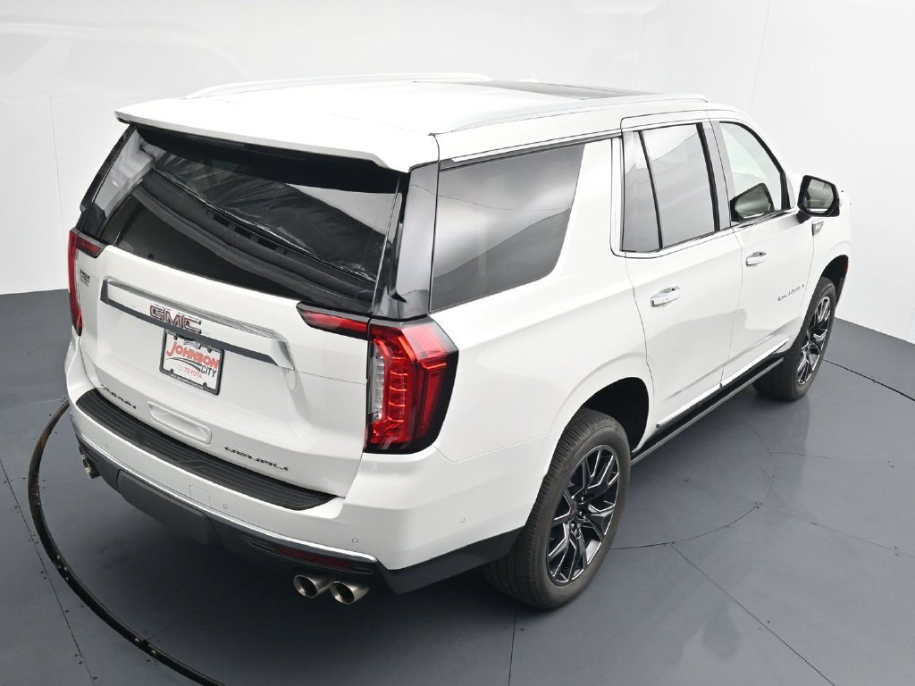 Used 2024 GMC Yukon Denali w/ Advanced Technology Package AWD/4WD image 32