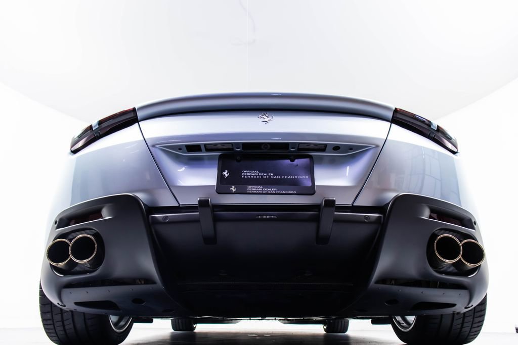 Certified 2025 Ferrari Roma Spider RWD image 23