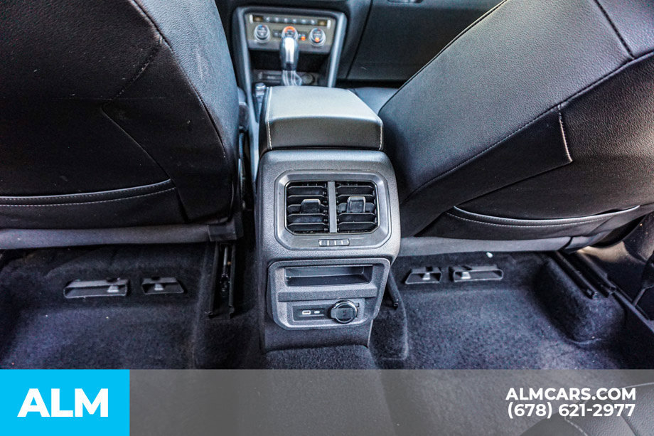 Used 2021 Volkswagen Tiguan SE w/ Panoramic Sunroof Package FWD image 32
