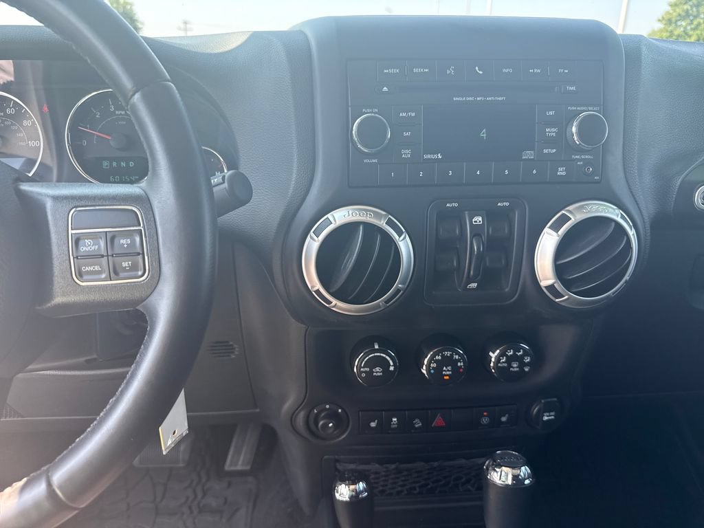 Used 2017 Jeep Wrangler Unlimited Sahara w/ Dual Top Group AWD/4WD image 30