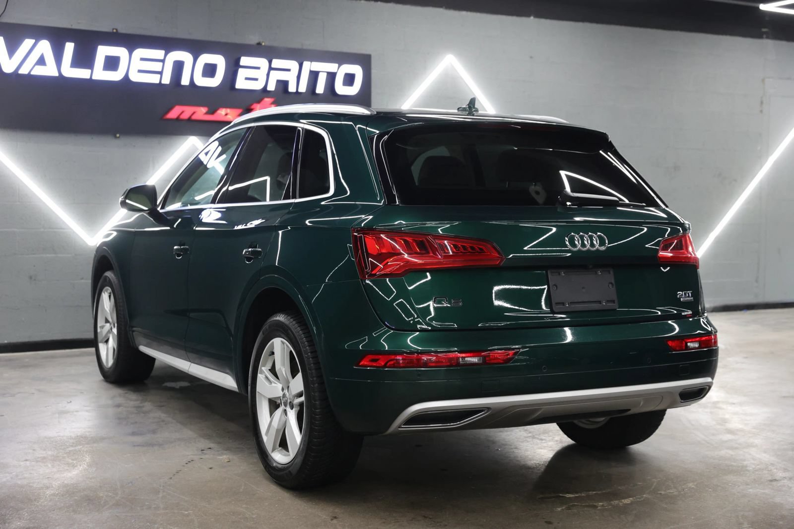 Used 2018 Audi Q5 2.0T Premium Plus w/ Premium Plus Package AWD/4WD image 24