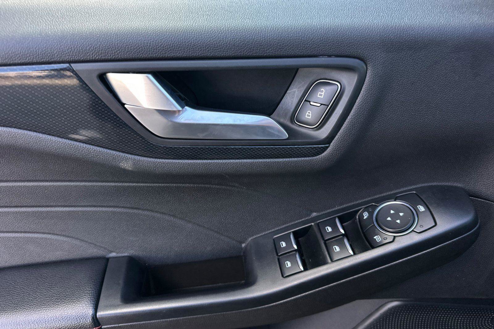 New 2024 Ford Escape ST-Line w/ Equipment Group 301A image 8